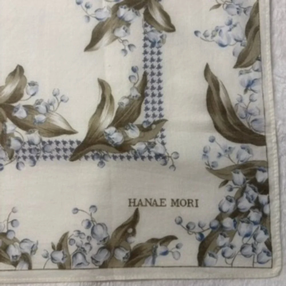 Vtg HANAE MORI Scarf Handkerchief Lily of the Valley White Blue Green 16.5